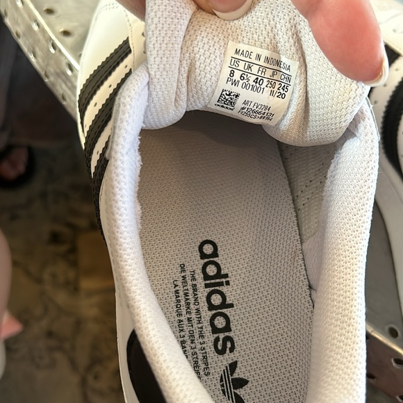 ADIDAS SUPERSTAR Men’s  8 CLOUD WHITE/ CORE BLACK / CLOUD WHITE, Like new! - Picture 3 of 4